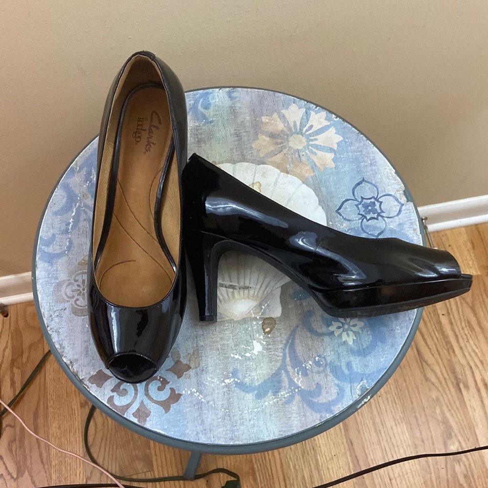clarks indigo black toeless heel size 10.5-11
